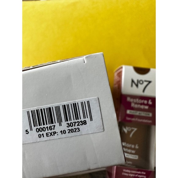 2 Hazelnut Restore & Renew serum Foundation SPF 20 anti-aging face base expired - Picture 2 of 4